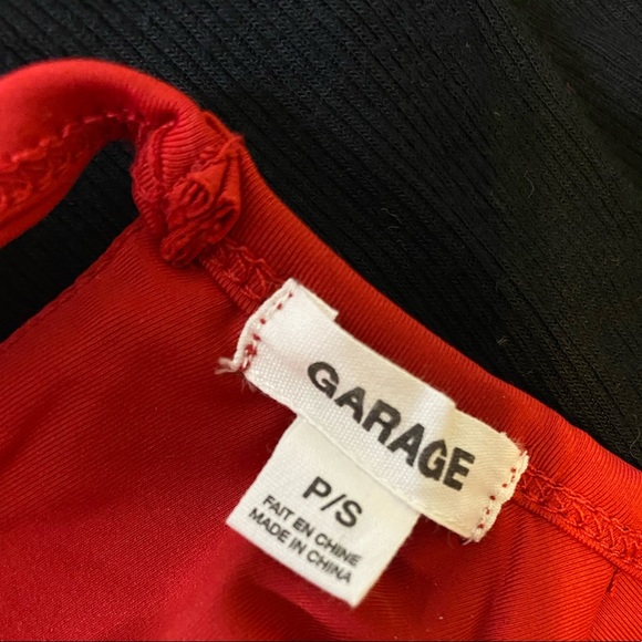 Red keyhole top from Garage - Picture 3 of 3